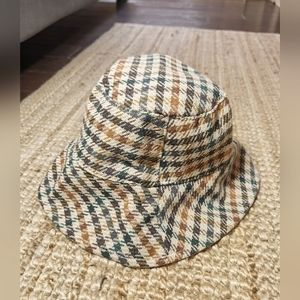 Zara hat